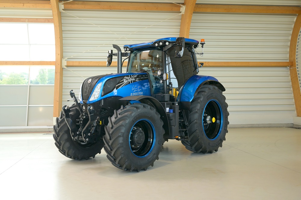 New Holland viert twee miljoenste trekker in 60 jaar Basildon ...