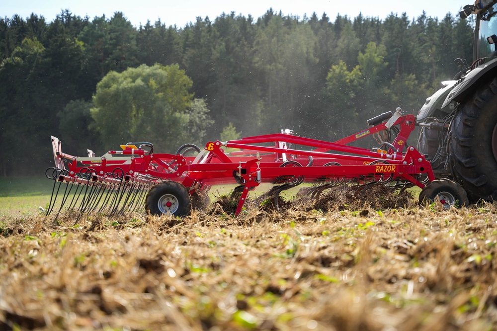 Einböck lanceert RAZOR voor efficiënte vlakke grondbewerking